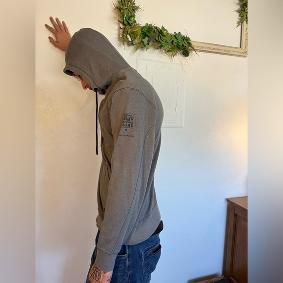 Medium new era, gray hoodie army National Guard logo with flag - Picture 4 of 8